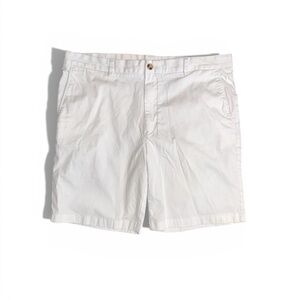 Vineyard Vines White Flat Front Men's Shorts 38